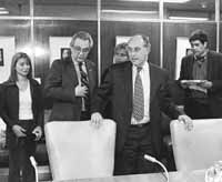 Claudio Sebastiani, renunciado presidente de la UIA, con su sucesor, Alberto Alvarez Gaiani.