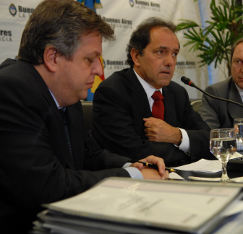 /fotos/20091127/notas/scioli__stornelli_conf_prensa_lagos_1_62729.jpg