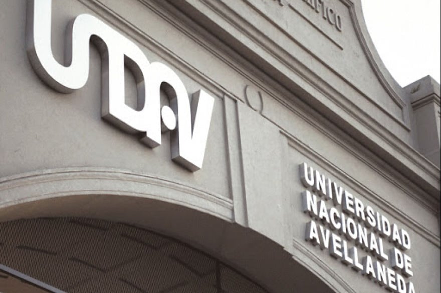 REDES SOCIALES Universidad Nacional de Avellaneda