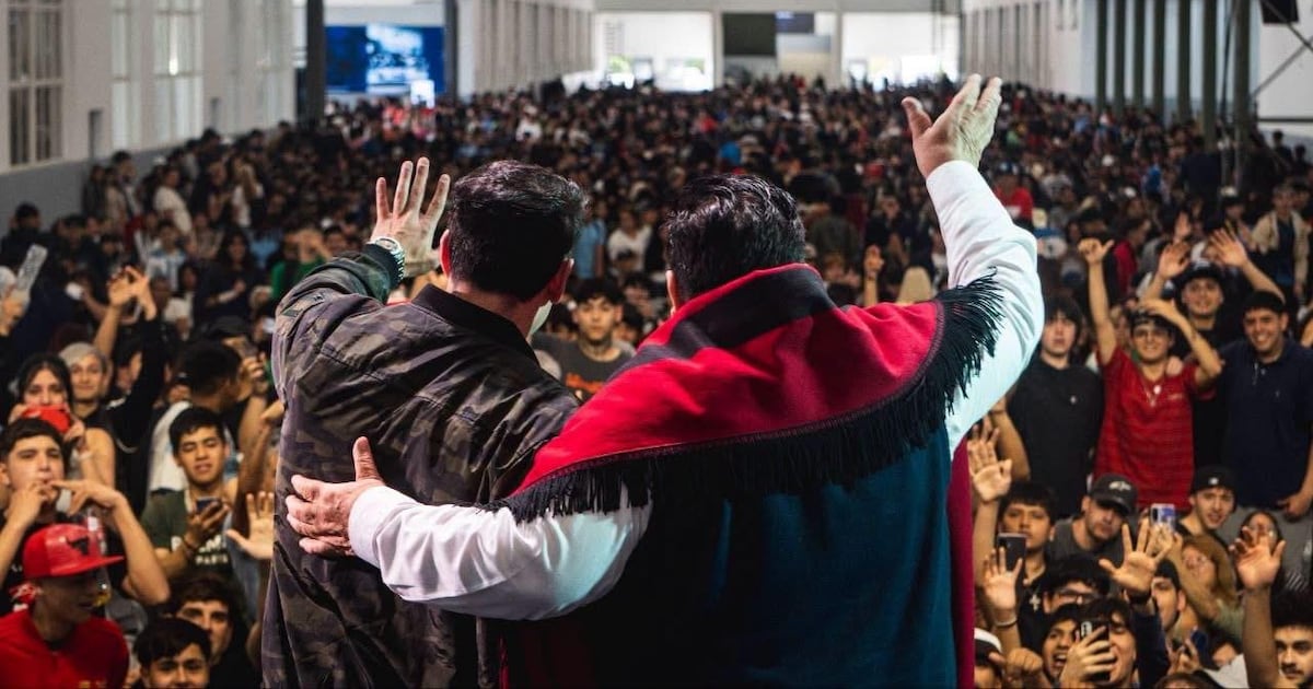 Más de 15 mil jóvenes participaron de la charla de Momo y Dalto en José C.Paz - Pagina 12 thumbnail