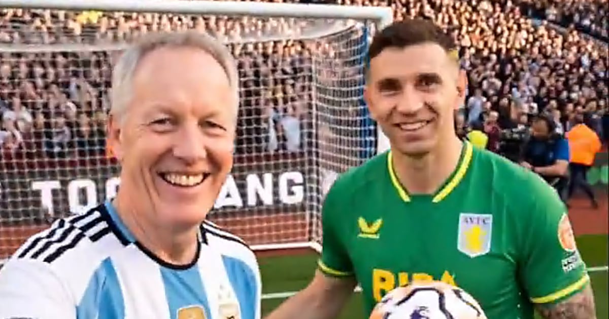 El embajador británico y un video hecho con IA para saludar a los convocados argentinos ... thumbnail