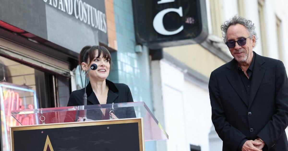 Winona Ryder desafía el paso del tiempo y las presiones hollywoodenses - Pagina 12 thumbnail