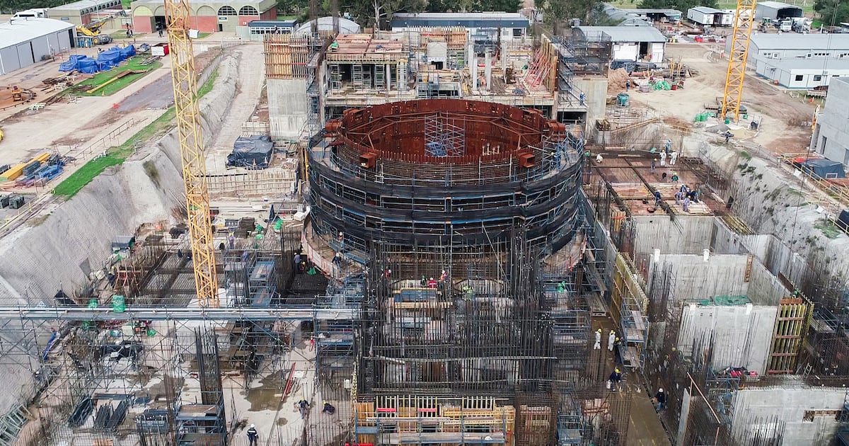 De la promesa de ser líder global al desmantelamiento de la política nuclear histórica argentina thumbnail