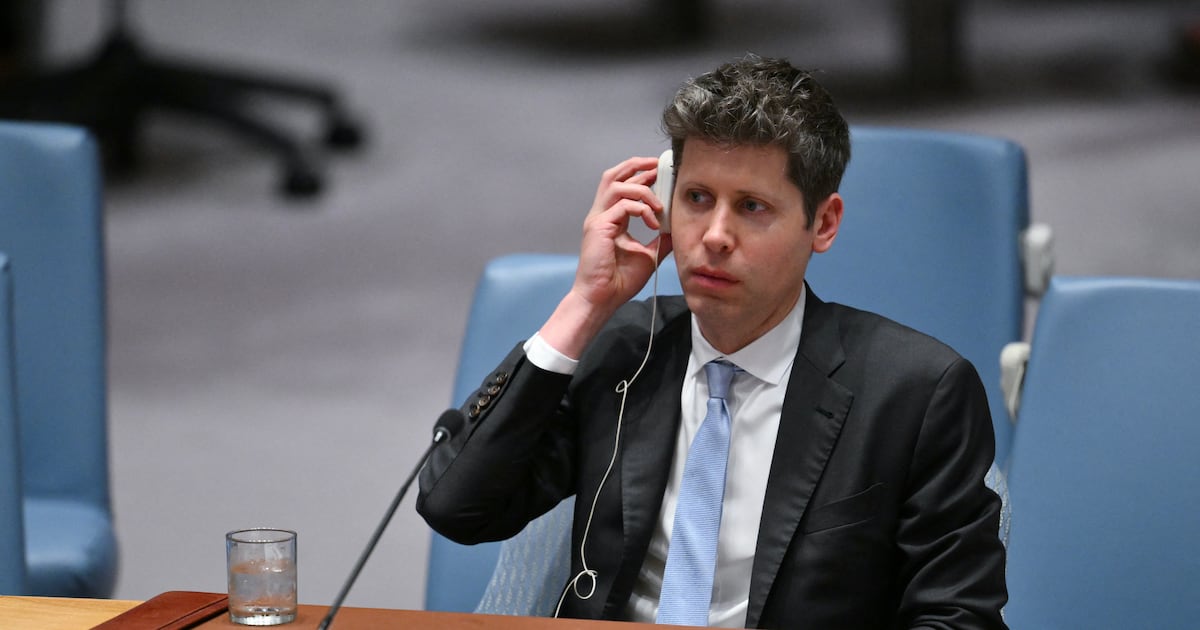 Sam Altman: Podríamos perder el control del futuro frente a la <b>Inteligencia Artificial</b> thumbnail