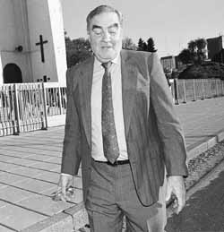 na05fo01.jpg (15532 bytes)