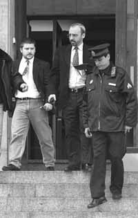 na07fo01.jpg (13051 bytes)