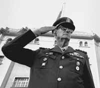 na04fo01.jpg (9072 bytes)