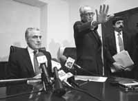 na05fo01.jpg (8922 bytes)