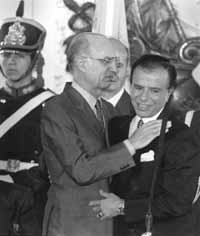 na05fo01.jpg (11218 bytes)