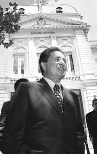 na07fo02.jpg (14384 bytes)