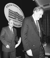 na02fo01.jpg (14280 bytes)