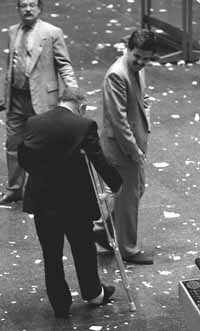 na16fo01.jpg (13760 bytes)