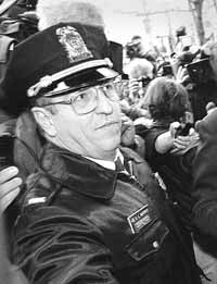 na04fo02.jpg (15485 bytes)