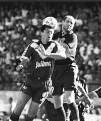 bu04fo01.jpg (15035 bytes)