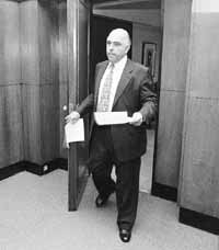 na16fo01.jpg (9483 bytes)