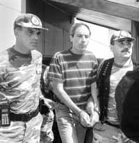 na07fo01.jpg (14358 bytes)