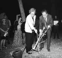 na06fo01.jpg (10998 bytes)