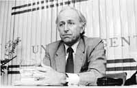 na03fo02.jpg (9476 bytes)