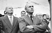 na04fo01.jpg (9121 bytes)