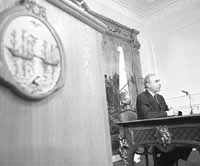 na09fo01.jpg (8171 bytes)