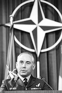 na16fo02.jpg (15135 bytes)