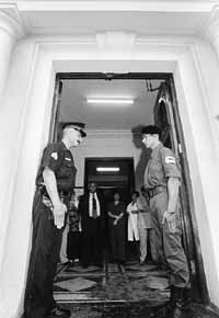 na11fo01.jpg (11530 bytes)