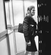 na04fo01.jpg (9868 bytes)