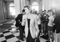 na10fo01.jpg (10010 bytes)