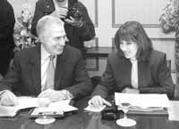 na05fo01.jpg (9824 bytes)