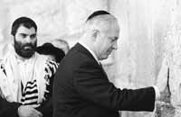 na18fo01.jpg (8384 bytes)