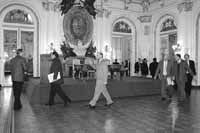 na05fo02.jpg (9322 bytes)