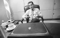 na16fo01.jpg (7377 bytes)