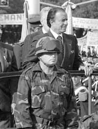 na07fo01.jpg (15428 bytes)