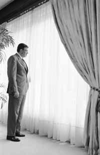 na10fo01.jpg (9796 bytes)