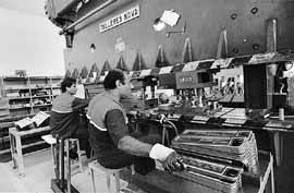 na17fo01.jpg (15500 bytes)