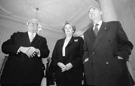 na08fo01.jpg (8394 bytes)