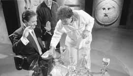 na09fo01.jpg (10243 bytes)