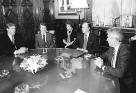 na16fo01.jpg (13637 bytes)