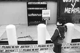 na12fo01.jpg (13959 bytes)