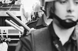 na36fo02.jpg (10870 bytes)