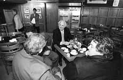 na03fo01.jpg (13545 bytes)