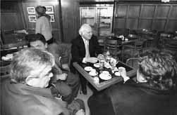 na03fo02.jpg (12336 bytes)