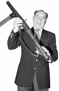 na05fo02.jpg (12709 bytes)