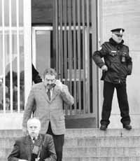 na17fo01.jpg (12925 bytes)