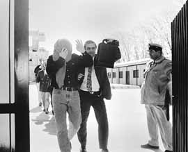 na16fo01.jpg (12897 bytes)