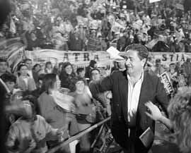 na05fo01.jpg (18065 bytes)