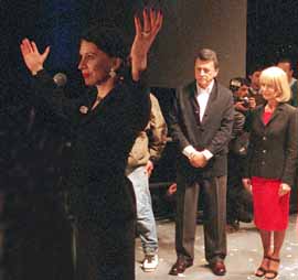 na09fo01.jpg (14274 bytes)