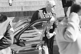 na06fo01.jpg (14857 bytes)