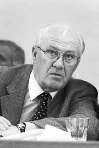 na04fo01.jpg (10442 bytes)