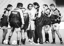 na22fo10.jpg (18531 bytes)